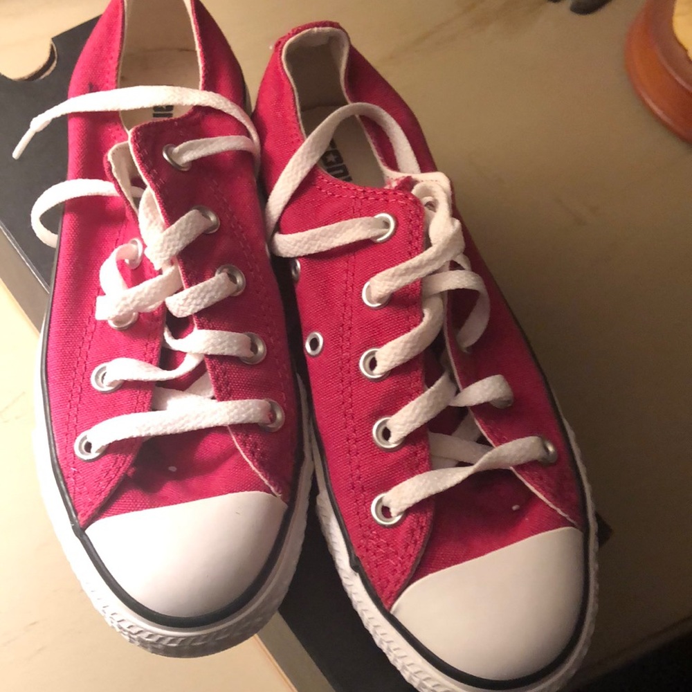 BNIB converse